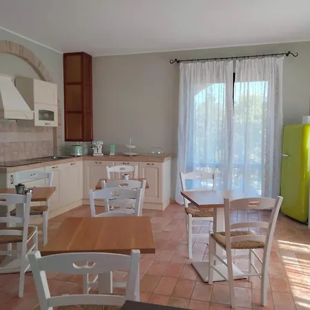 فندق مبيت وإفطار Il Casolare Fontecorniale